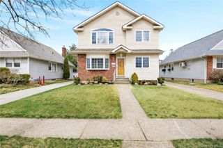 1019 Whittier Avenue, New Hyde Park, NY 11040