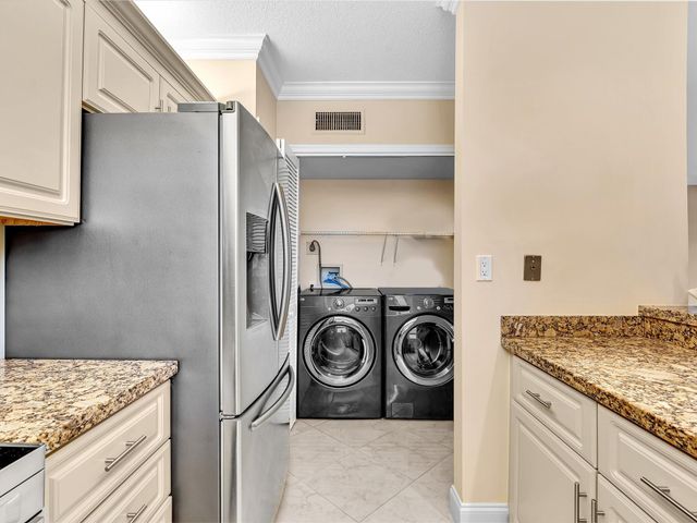 333 SE 20th Avenue 204, Deerfield Beach, FL 33441