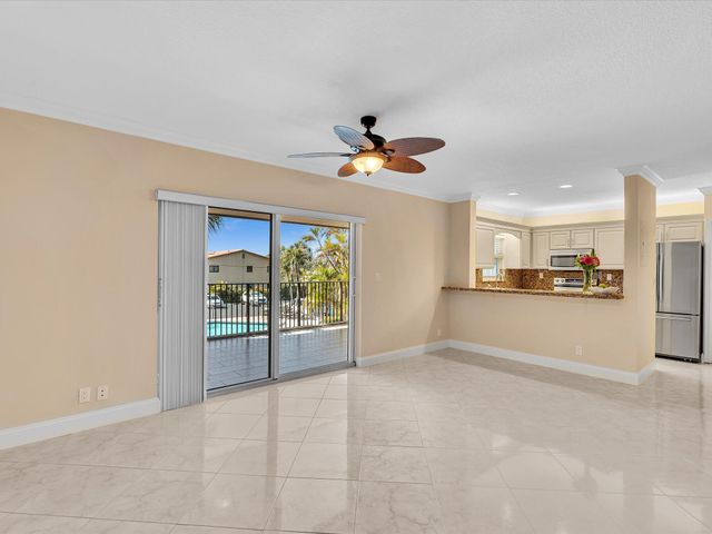 333 SE 20th Avenue 204, Deerfield Beach, FL 33441