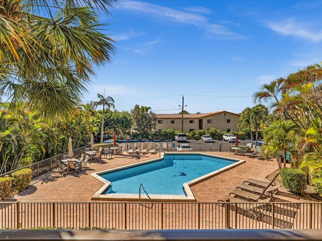 333 SE 20th Avenue 204, Deerfield Beach, FL 33441