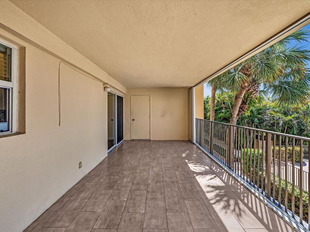 333 SE 20th Avenue 204, Deerfield Beach, FL 33441