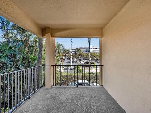 333 SE 20th Avenue 204, Deerfield Beach, FL 33441