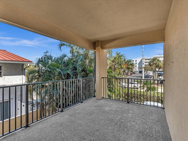 333 SE 20th Avenue 204, Deerfield Beach, FL 33441