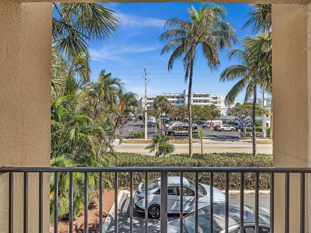 333 SE 20th Avenue 204, Deerfield Beach, FL 33441