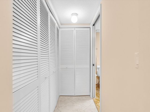 333 SE 20th Avenue 204, Deerfield Beach, FL 33441