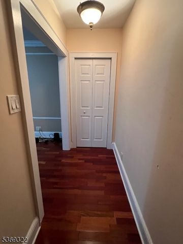 101 Ellington St, East Orange City, NJ 07017