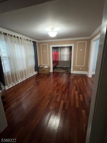 101 Ellington St, East Orange City, NJ 07017