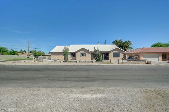 4910 East Philadelphia Avenue, Las Vegas, NV 89104