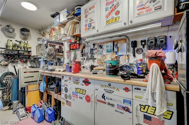 4910 East Philadelphia Avenue, Las Vegas, NV 89104