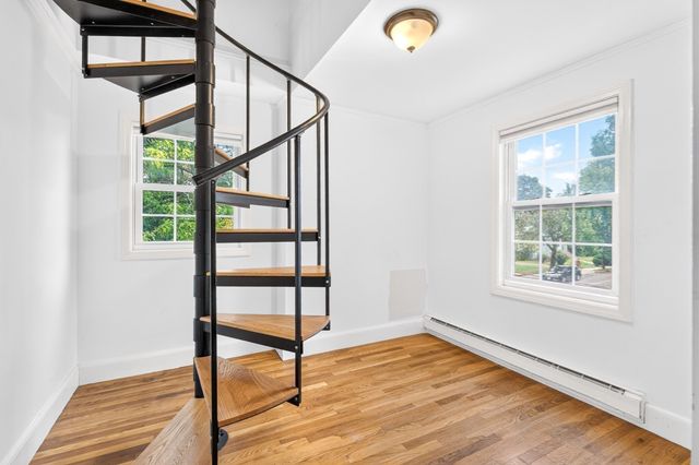 118 Oakdale Rd, Newton, MA 02461