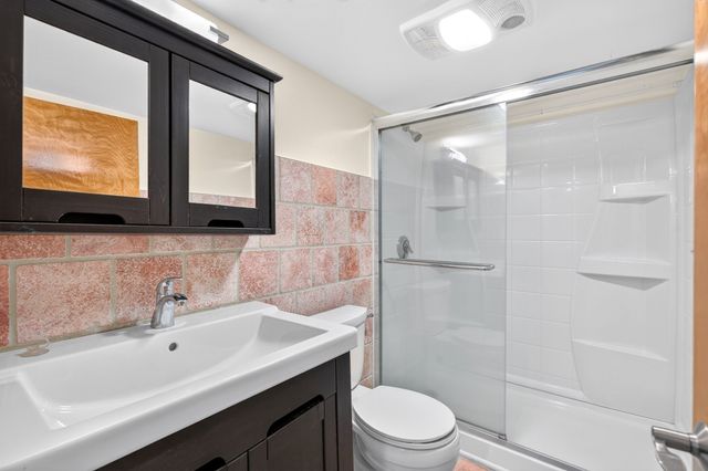 118 Oakdale Rd, Newton, MA 02461