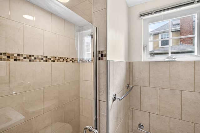 118 Oakdale Rd, Newton, MA 02461