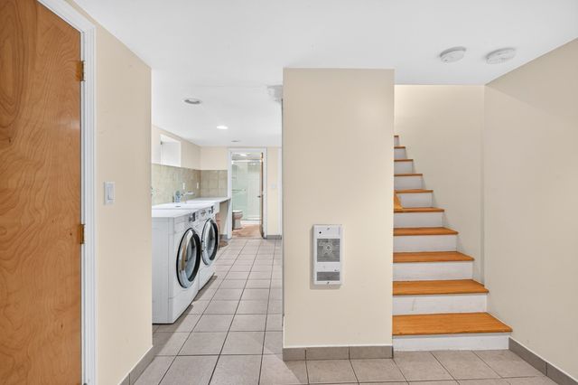 118 Oakdale Rd, Newton, MA 02461