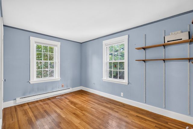 118 Oakdale Rd, Newton, MA 02461