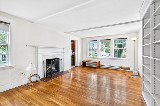 118 Oakdale Rd, Newton, MA 02461