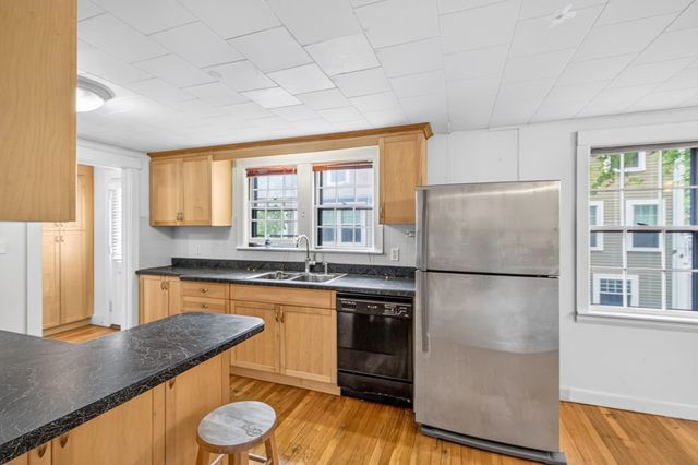 118 Oakdale Rd, Newton, MA 02461