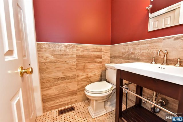 143 Fisher Road, Mahwah, NJ 07430