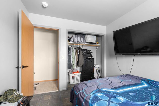 1313 E 70th St N Street N, Sioux Falls, SD 57104