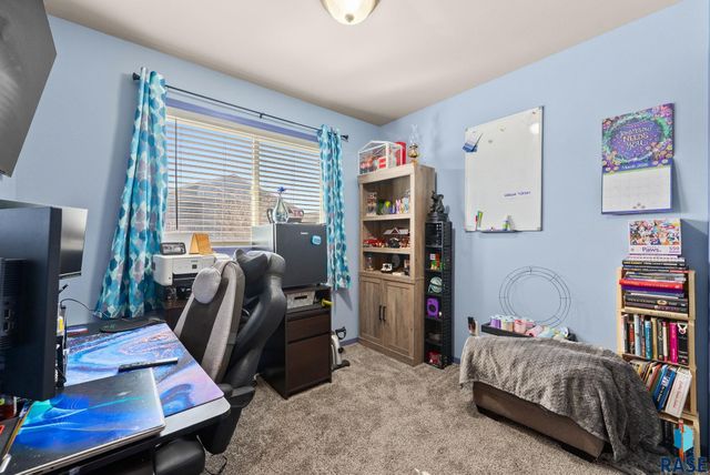 1313 E 70th St N Street N, Sioux Falls, SD 57104