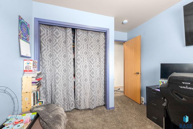 1313 E 70th St N Street N, Sioux Falls, SD 57104