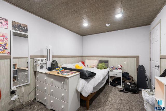 1313 E 70th St N Street N, Sioux Falls, SD 57104