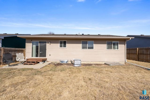1313 E 70th St N Street N, Sioux Falls, SD 57104