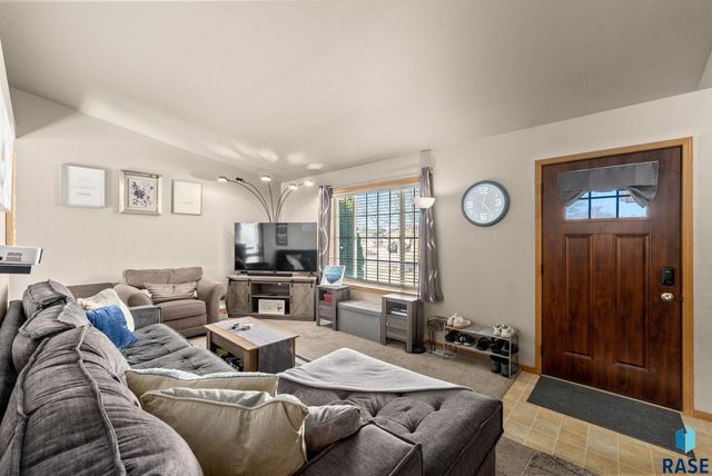 1313 E 70th St N Street N, Sioux Falls, SD 57104