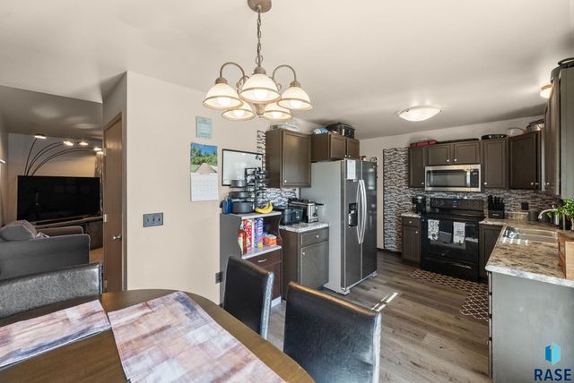 1313 E 70th St N Street N, Sioux Falls, SD 57104