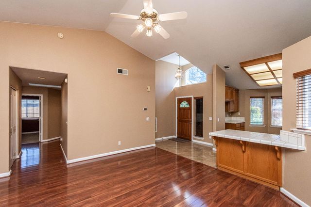 8127 Aztec Way, Antelope, CA 95843