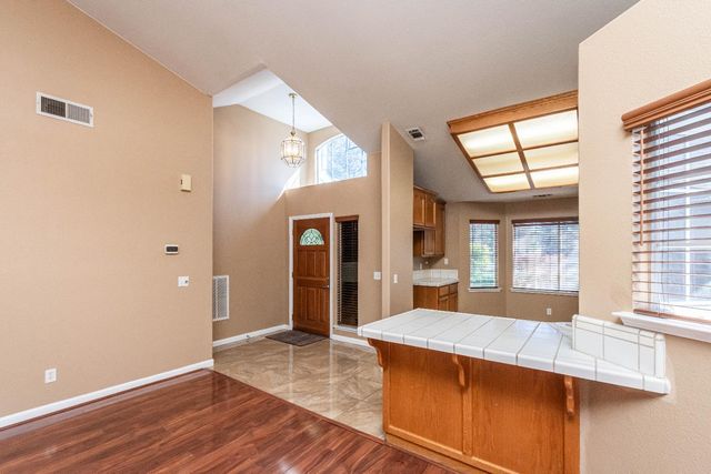 8127 Aztec Way, Antelope, CA 95843