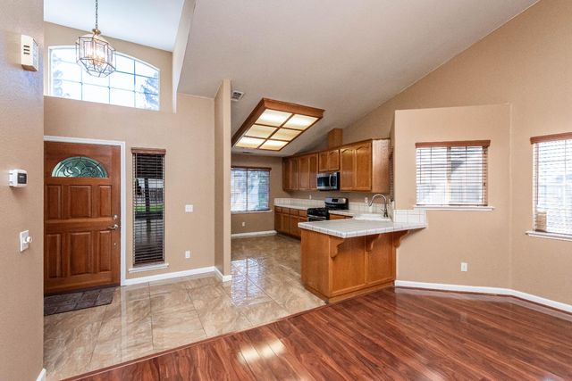 8127 Aztec Way, Antelope, CA 95843