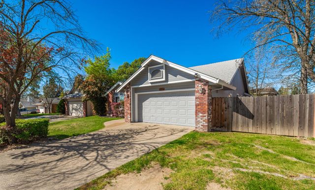 8127 Aztec Way, Antelope, CA 95843