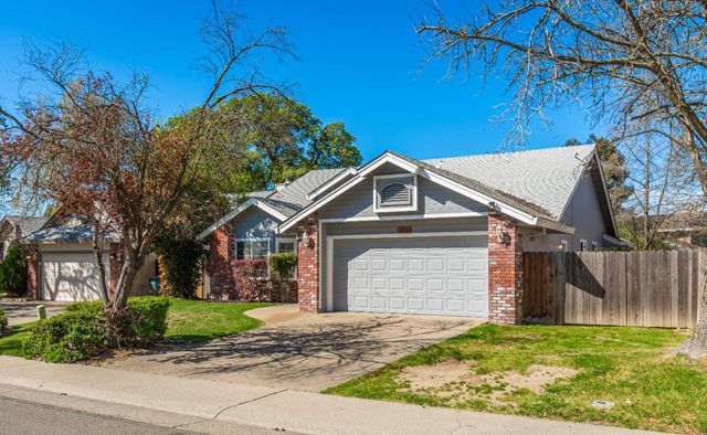 8127 Aztec Way, Antelope, CA 95843