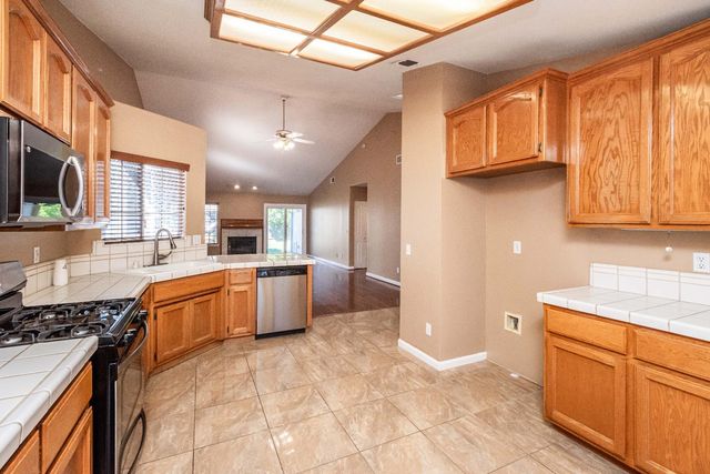 8127 Aztec Way, Antelope, CA 95843