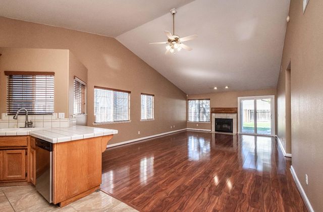 8127 Aztec Way, Antelope, CA 95843