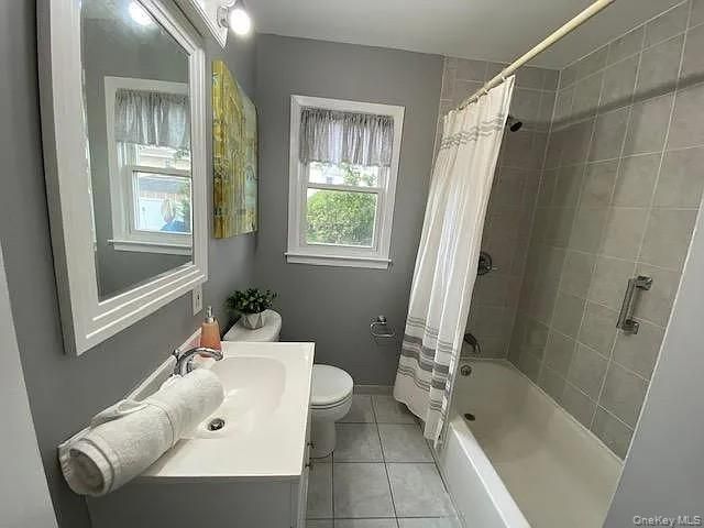 4 West Court, Bethpage, NY 11714