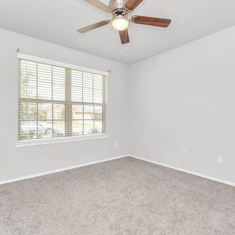 1827 Gibbons Creek Drive, Rosenberg, TX 77469