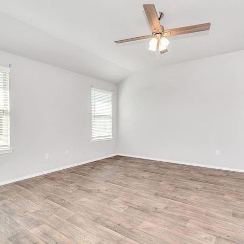 1827 Gibbons Creek Drive, Rosenberg, TX 77469