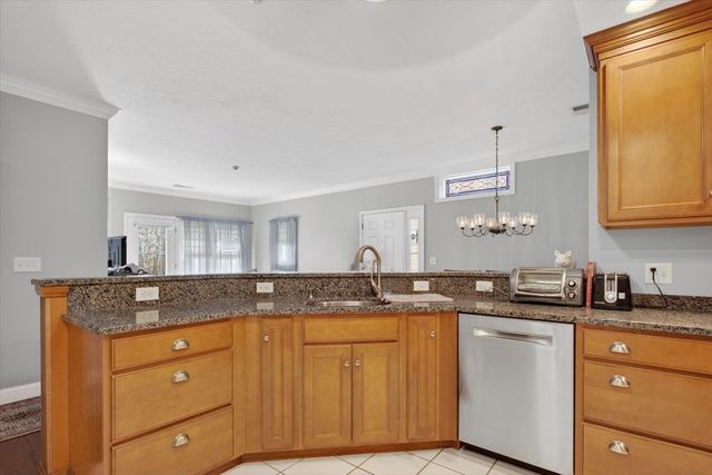 361 Tilden Commons Ln 361, Braintree, MA 02184