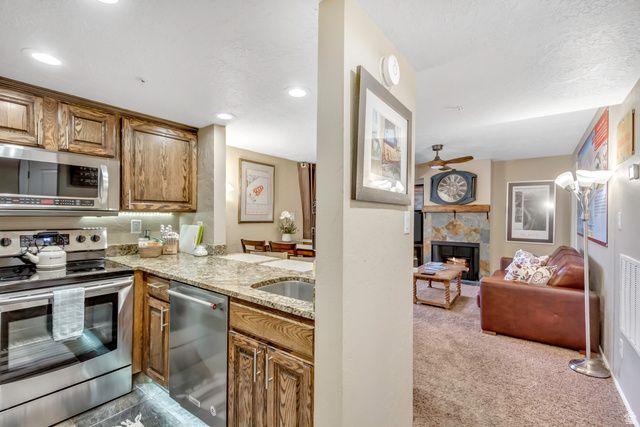 2000 PROSPECTOR AVE #411, Park City, UT 84060