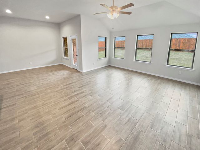 9909 Mescalbean Boulevard, Fort Worth, TX 76036