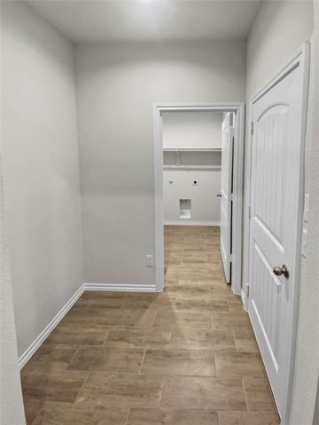 9909 Mescalbean Boulevard, Fort Worth, TX 76036