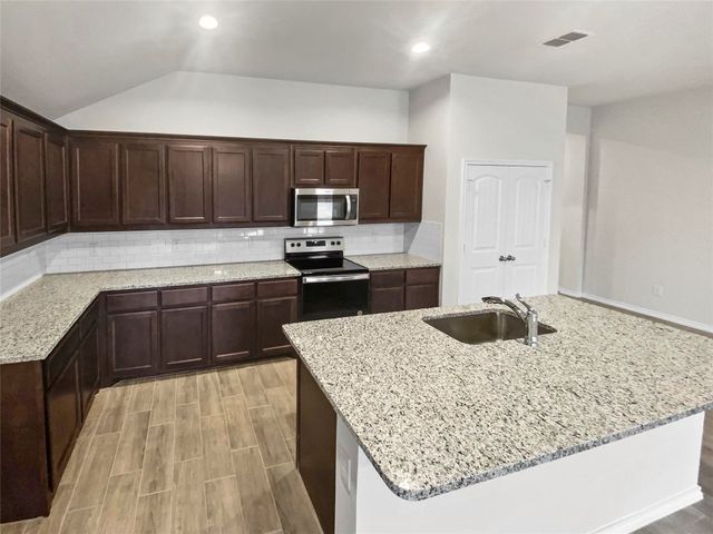 9909 Mescalbean Boulevard, Fort Worth, TX 76036