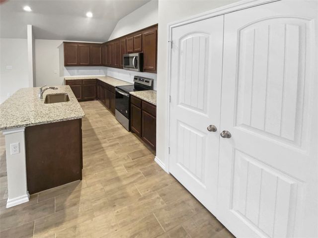 9909 Mescalbean Boulevard, Fort Worth, TX 76036