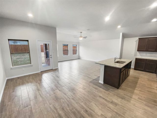 9909 Mescalbean Boulevard, Fort Worth, TX 76036