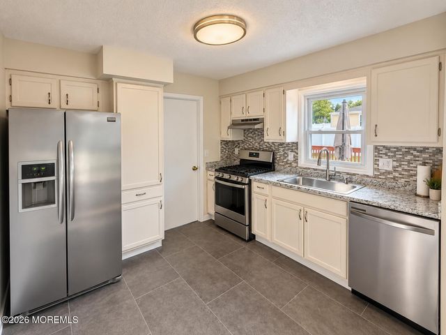 112 Blossom Drive, Toms River, NJ 08753