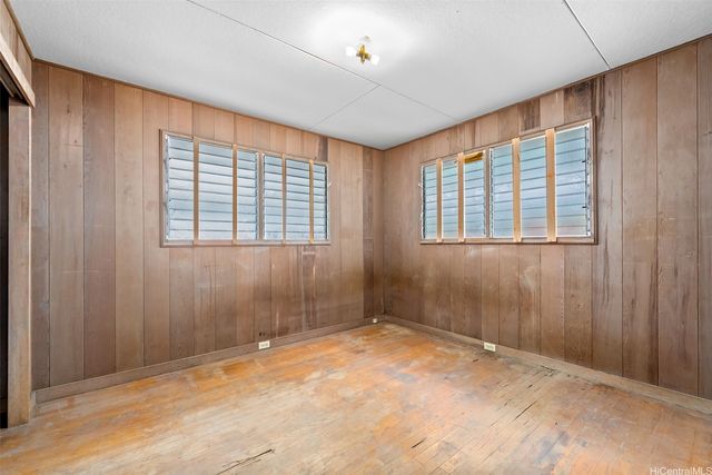 823 Gulick Avenue, Honolulu, HI 96819