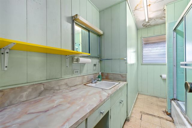 823 Gulick Avenue, Honolulu, HI 96819