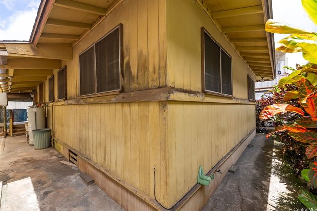 823 Gulick Avenue, Honolulu, HI 96819