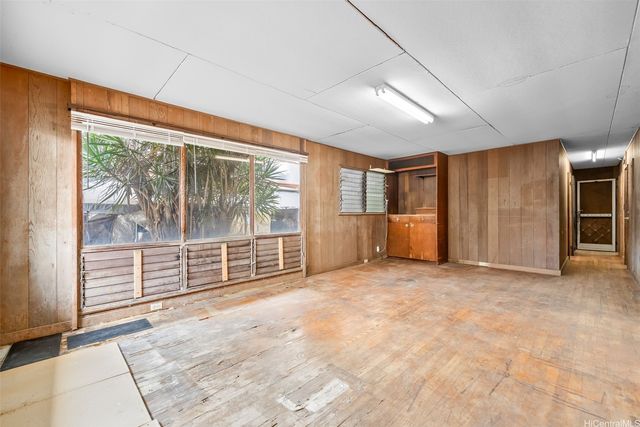 823 Gulick Avenue, Honolulu, HI 96819